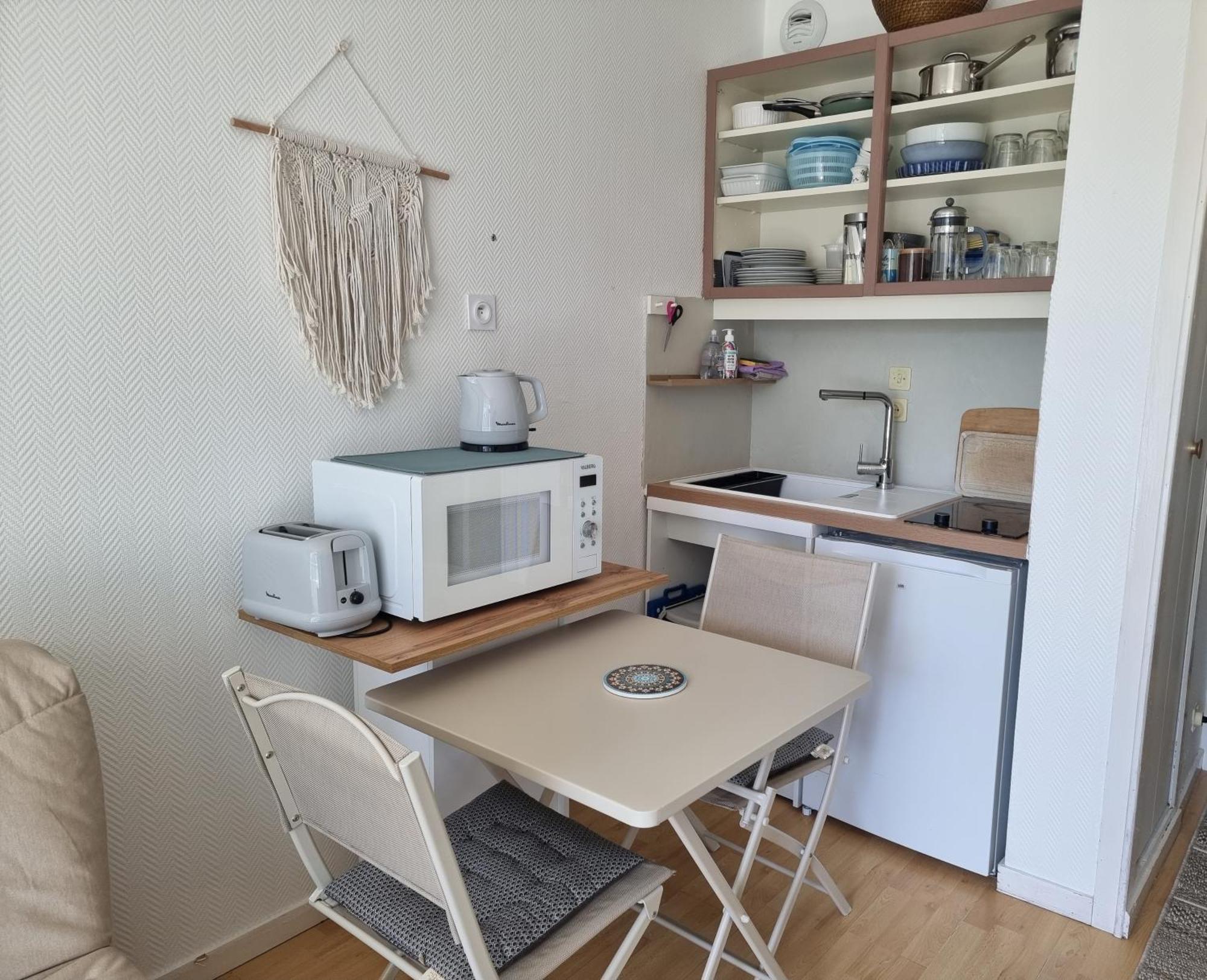 Studio, Balcon Et Acces Direct Page Dinard